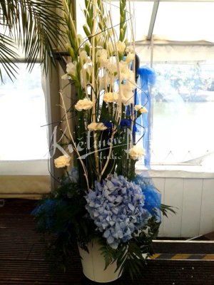Květinové aranžmá z gladiolů, hortenzie a karafiátů č. 93.A