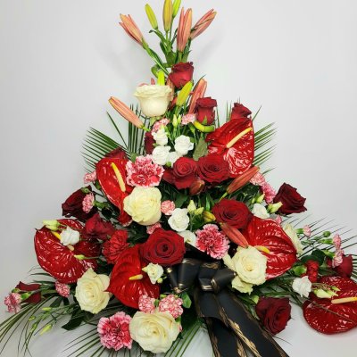 Smuteční kytice vypichovaná č. 54