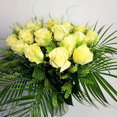 Kytice z bílých růží Galina