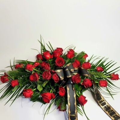 Smuteční kytice vypichovaná č. 2