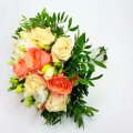 Svatební kytice z růží a fresií č. 471