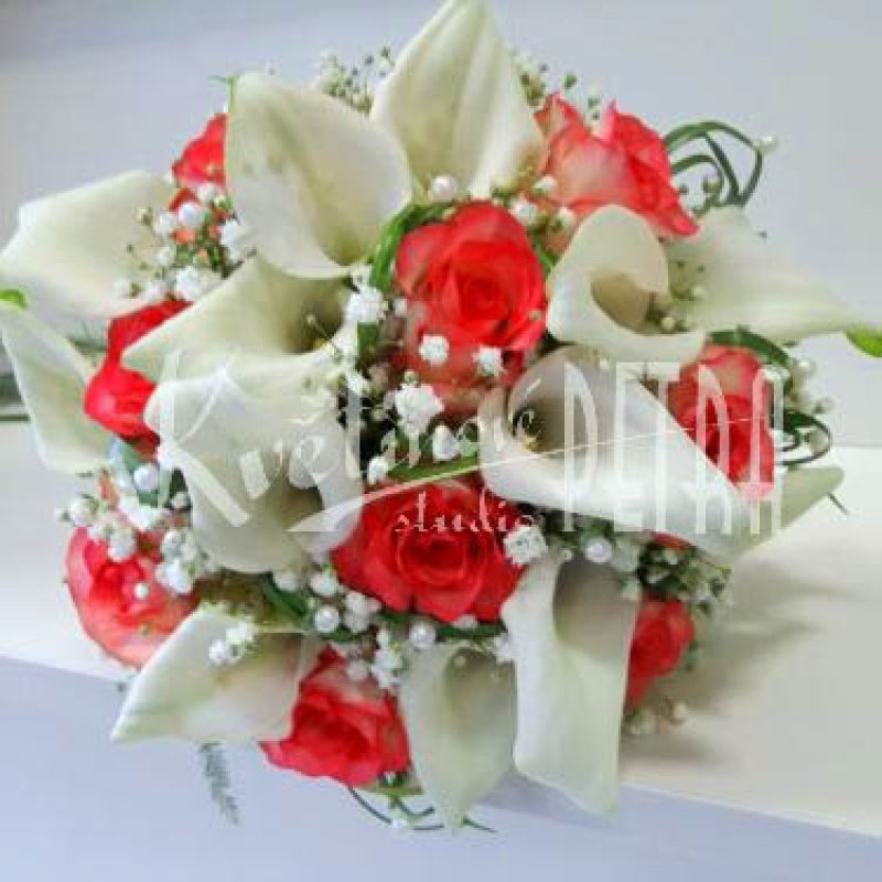 Bukiet ślubny okrągły z róż i lilii kalii nr 578