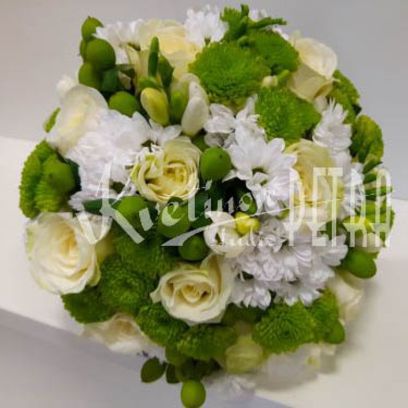 Wedding bouquet round of roses, freesia, chrysanthemum No. 555