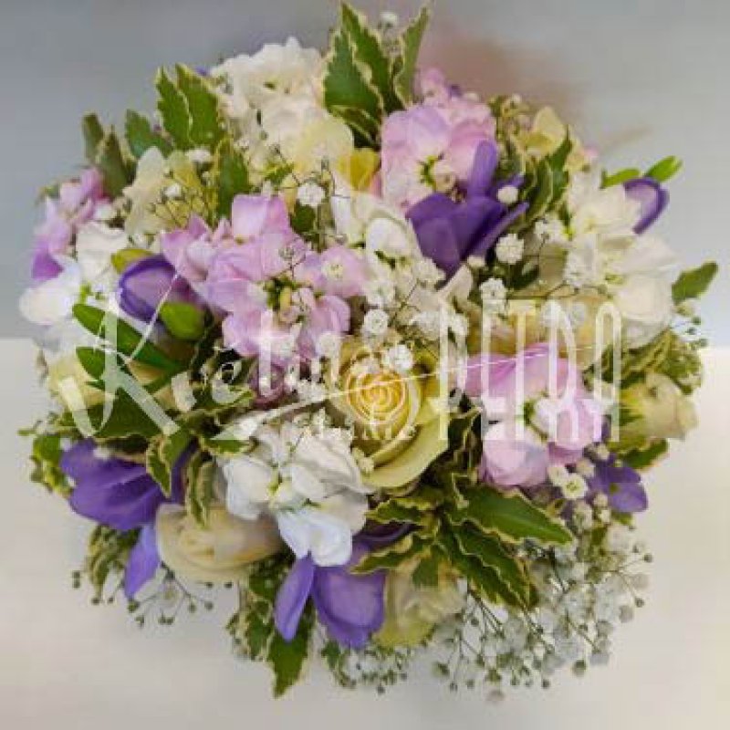 Весільний букет з фрезій, матіоли та троянд №554