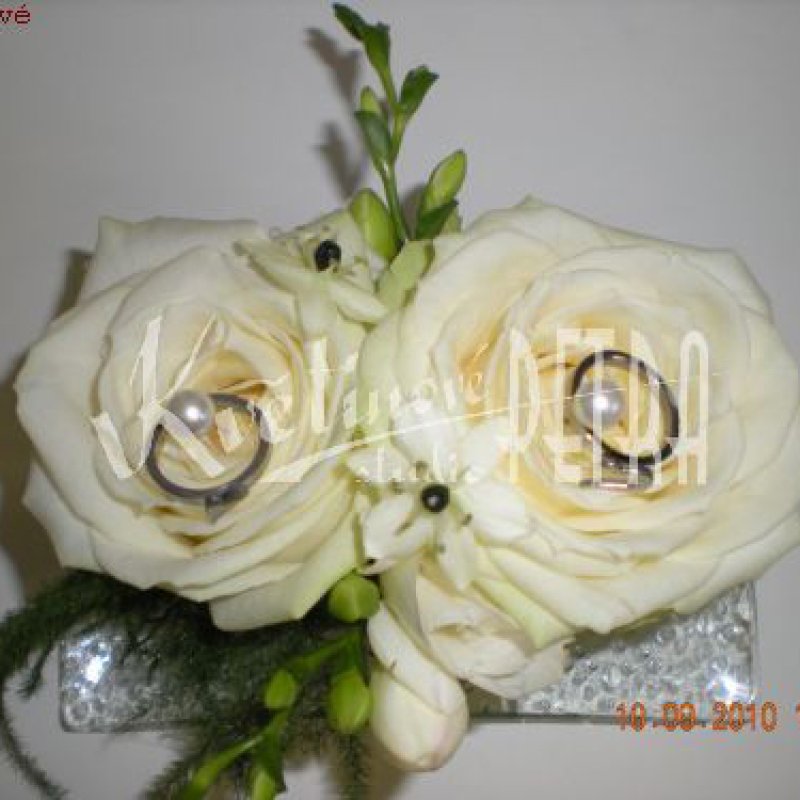 Dekorace na snubní prstýnky 1