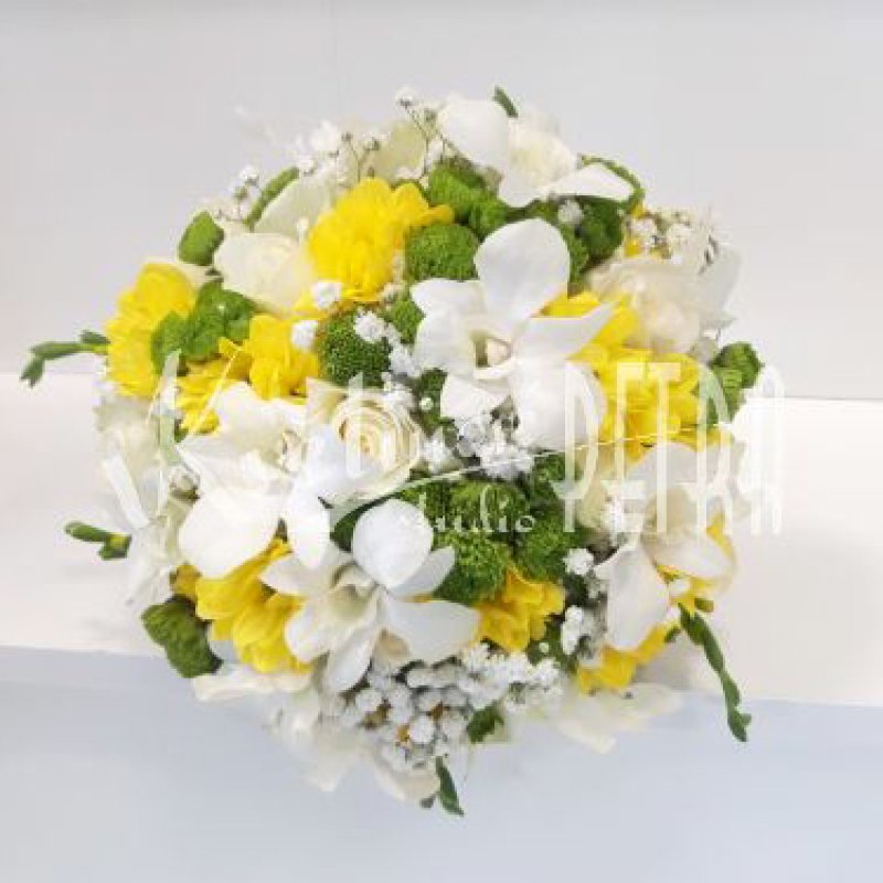 Yellow and white round wedding bouquet No. 373