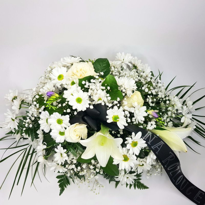 Smuteční kytice vypichovaná č. 3