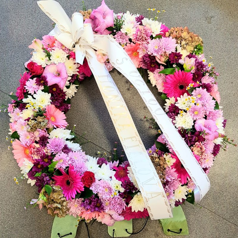 Wieniec pogrzebowy przebity nr 28