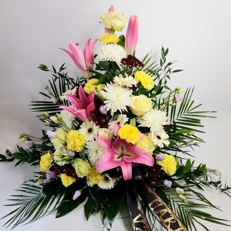 Траурний букет пронизаний . 42