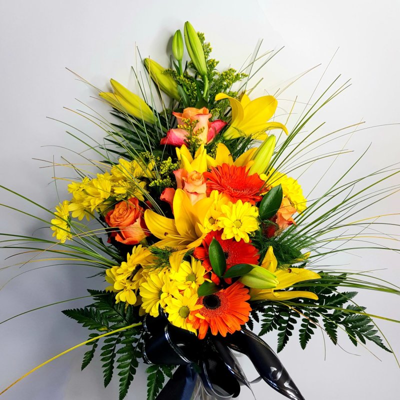 Funeral bouquet tied in hand No. 10