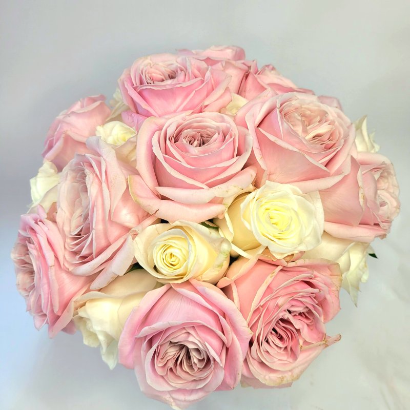 Hochzeitsstrauß aus runden Rosen Nr. 556